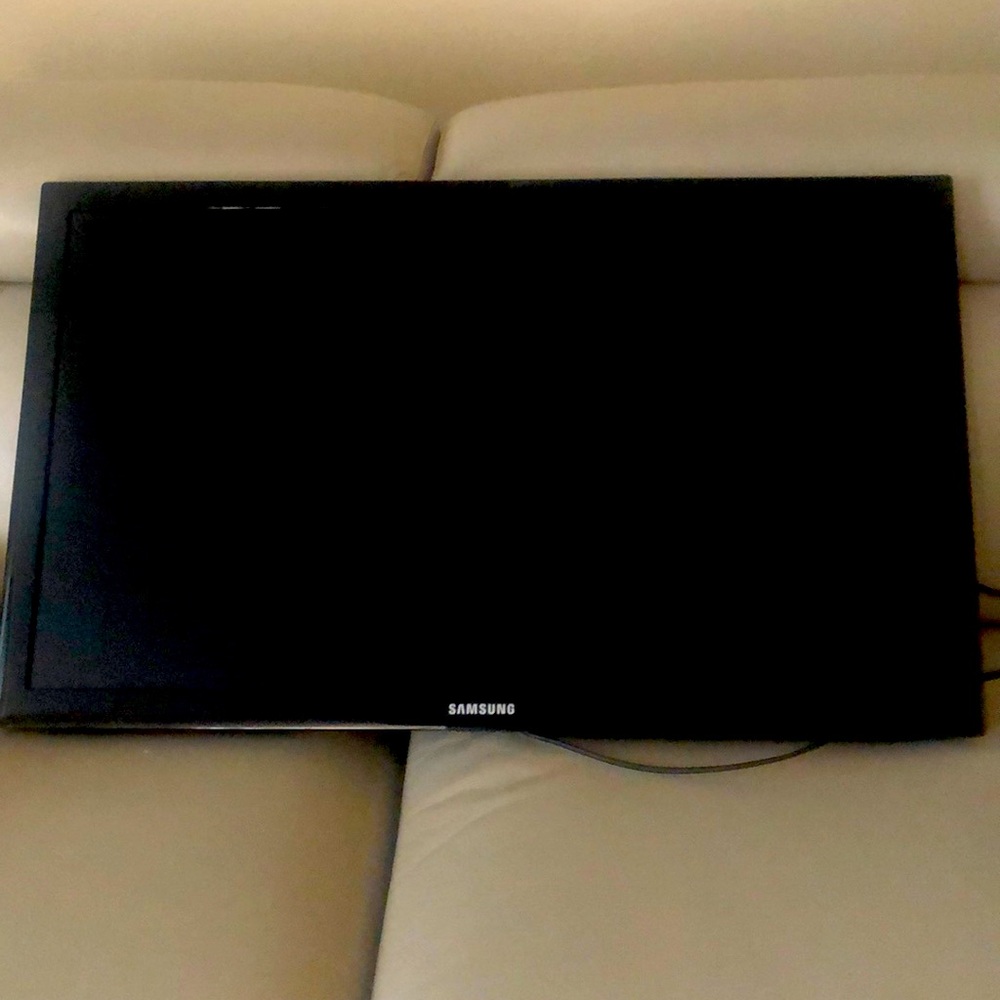 It’s a black Samsung tv